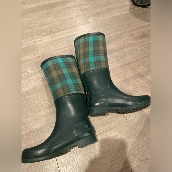 UGG womens Sabine Green Plaid boots size 6 - Picture 3 of 9